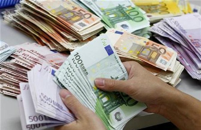 Prodati zapisi vrijedni 8,5 miliona
