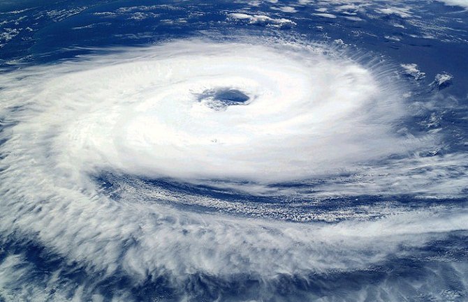 Troje ljudi poginulo u tajfunu Neoguri