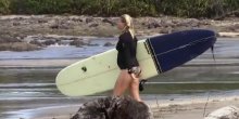 Surfuje u 7. mjesecu trudnoće uprkos savjetima ljekara (VIDEO)