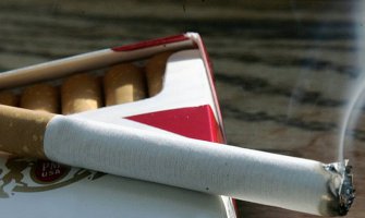 Riješite se rupica od cigareta na namještaju