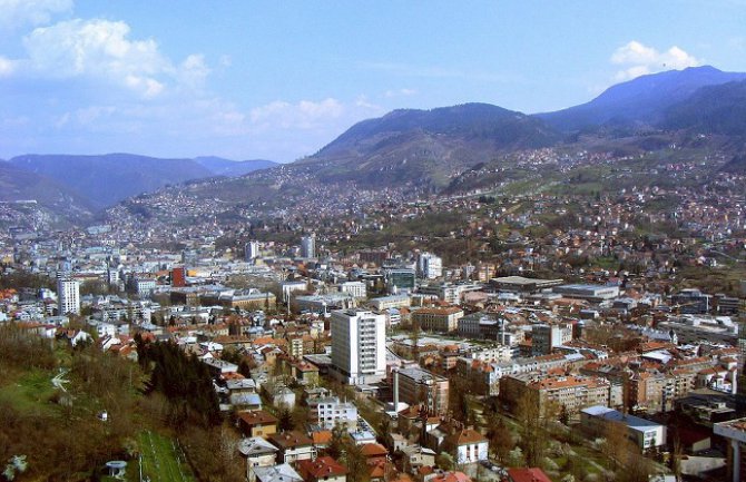 Napad u sarajevskom tramvaju: Više osoba povrijeđeno, dva mladića uhapšena 