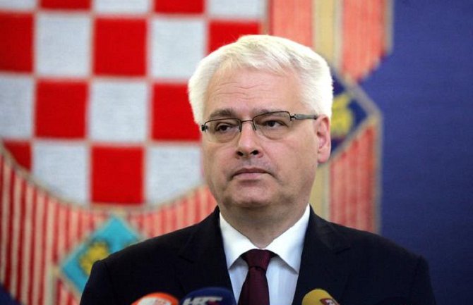 Ivo Josipović na udaru desnice