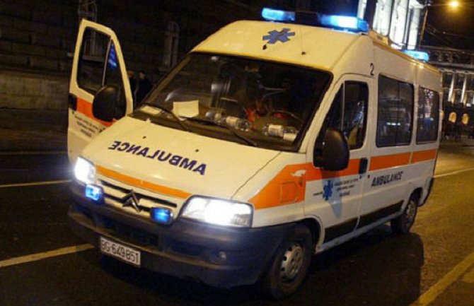 BG: Automobil sletio s puta, tri osobe poginule