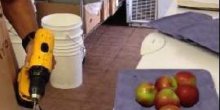 Evo kako da oljuštite 3 kg jabuka za samo 60 sekundi! (VIDEO)