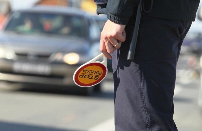 Napao vozača autobusa metalnom šipkom!