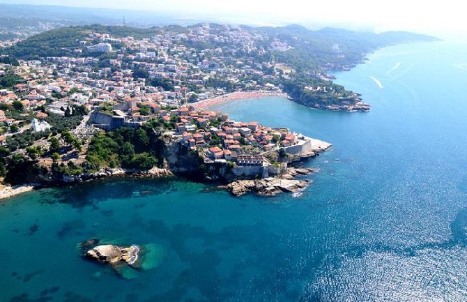 Ulcinju potrebne specijalističke bolnice i fakulteti