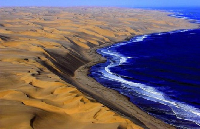 Namib- Jedina pustinja koja izlazi na more! (VIDEO)