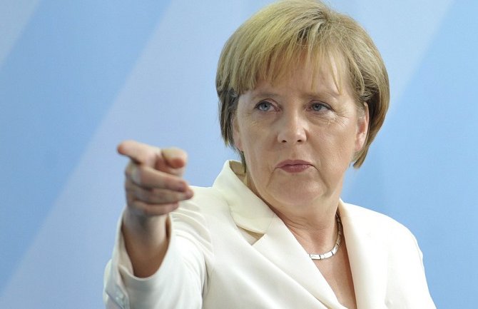 Merkl: Britanija se približava ''tački bez povratka''