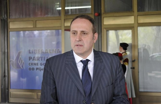 Vlada ne želi da finansira stranke bez parlamentarnog statusa