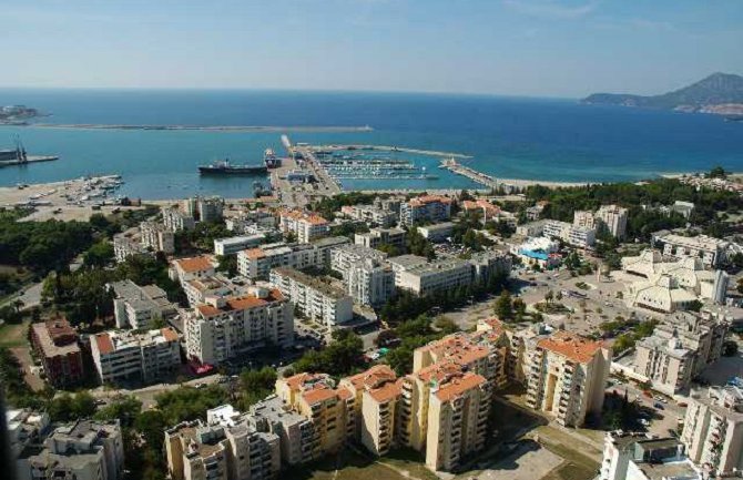 Nastavnik osuđen na devet godina robije zbog obljube nad maloljetnikom