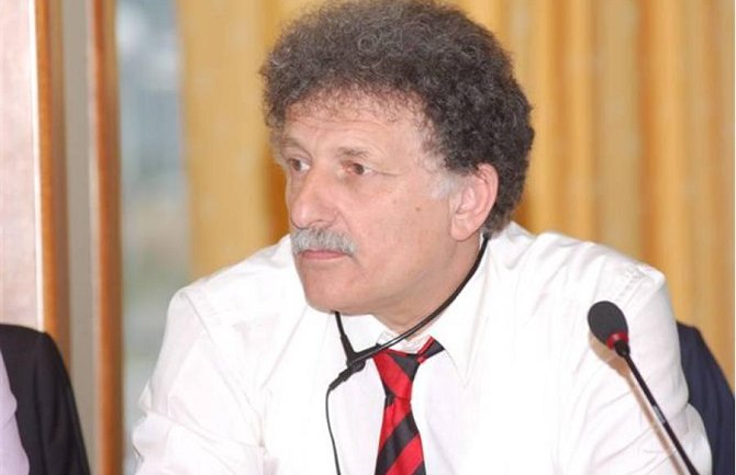 Bardhi: Nedopustivo je da crnogorski kadrovi određuju šta da uče albanska djeca