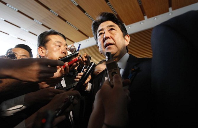 Japan skliznuo u recesiju
