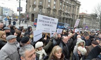  Advokati na protestu ispred Vlade