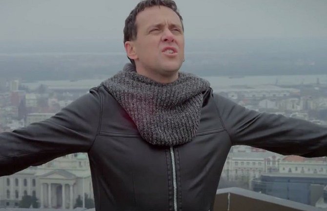 Dženan Lončarević se sa antiratnom baladom takmiči za predstavnika Srbije na Eurosongu (VIDEO)