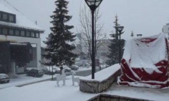 Oluja na primorju, na sjeveru snijeg