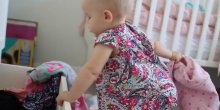 Kad ćerkica ''pomaže'' mami u kućnim poslovima (VIDEO)