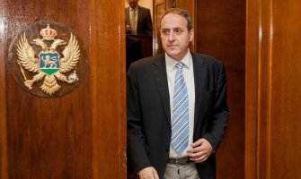 Popović: Mladi ljudi nemaju uslova za život i ne razmišljaju o braku