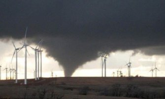 SAD: U tornadu poginule dvije osobe