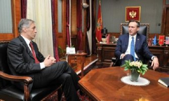 Krivokapić dao kancelarije Demosu