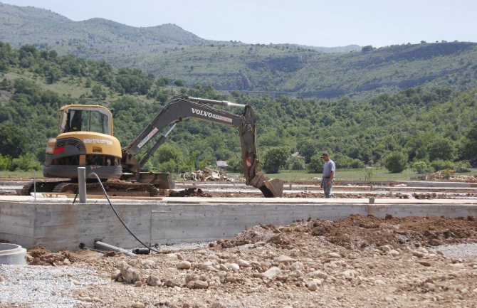 Od kraja juna tri smjene će graditi autoput