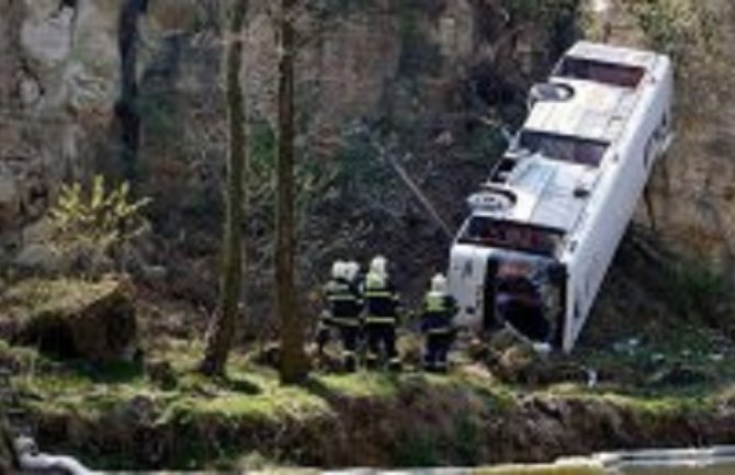 U autobuskoj nesreći poginulo 30 ljudi