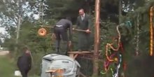 Kad kum upadne u kontejner(VIDEO)