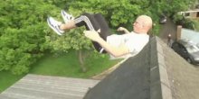 Preskočio je kuću i to uz pomoć - ljuljaške! (VIDEO)