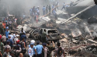 U padu indonežanskog aviona poginulo 113 ljudi