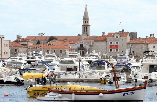 Turisti iz Srbije dobrodošli u Budvu: Spremni za sezonu, cijene nepromijenjene