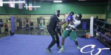 Za kaznu poslao sina u ring sa profesionalcima (Video)