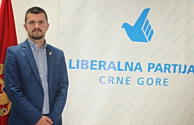 Sindikati se svađaju, radnici ispaštaju! 