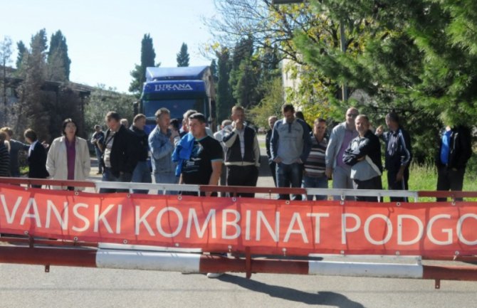 Radnici Duvanskog kombinata  blokirali 70 tona cigareta