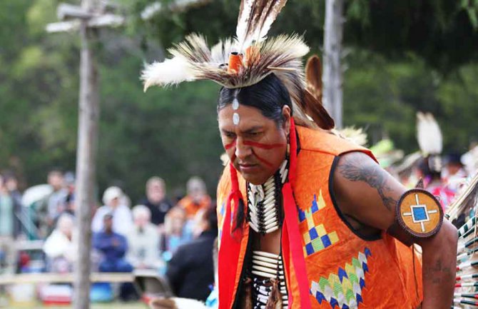 Evropljani izvršili genocid nad Indijancima, ali smo opstali