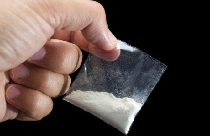 Uhapšene tri osobe i od njih oduzeto 220 grama heroina