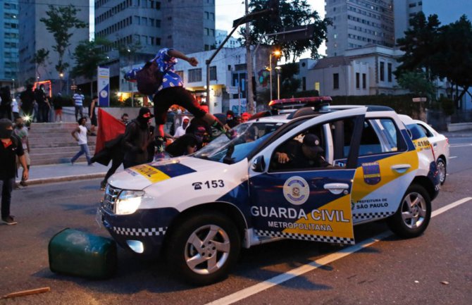 U napadima u Sao Paulu 20 poginulih