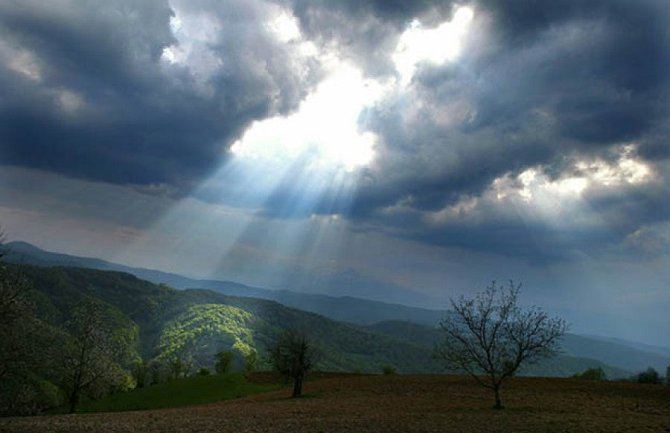 Danas toplije i uglavnom suvo