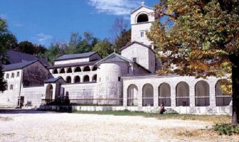 Ko boravi u Cetinjskom manastiru?