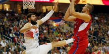 Nikola Mirotić pocijepao srpsku zastavu! (Video)