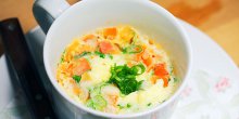 Omlet u šoljici iz mikrotalasne (VIDEO)