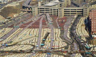 Hadžiluk u Meki nastavljen poslije nesreće