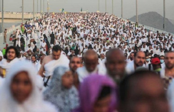 Borba s posljedicama tragedije u Meki u kojoj je stradalo 719 ljudi