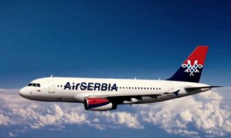 Posada aviona Er Srbija i ljekari spasili život putniku 