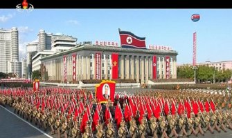 Velika vojna parada u Sjevernoj Koreji(FOTO)