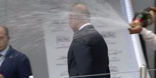 Hamilton se malo zanio pa i Putina isprskao šampanjcem(VIDEO)