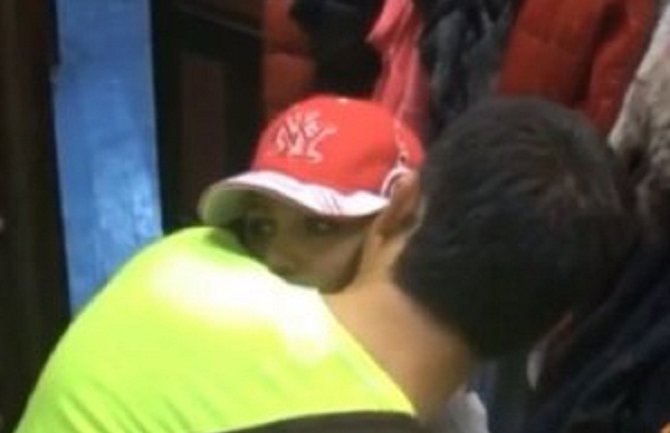 Kristijan bez gaća nasrnuo na Staniju! (VIDEO)