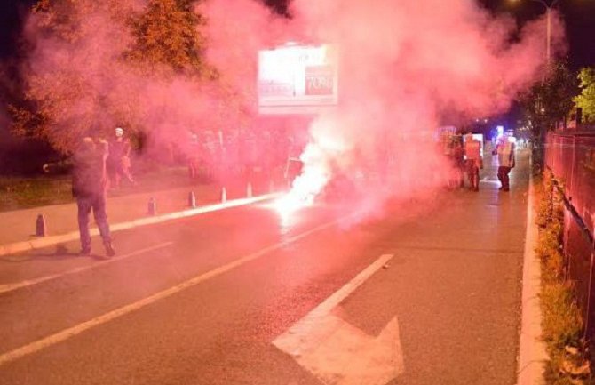 Juventas i Queer of Montenegro najoštrije osudili napade na novinare, policajce, partije