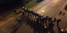 Demonstranti  kamenovali zgradu TV Pink M (Video)