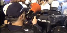 Pregovori između Rečevića i Đukanovića ispred parlamenta (VIDEO)