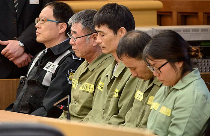 Južna Koreja:Kapetan trajekta praktično ubio 300 putnika da bi spasio sebe