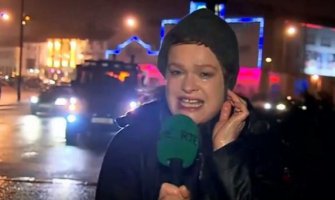 Britanska reporterka u borbi protiv oluje osvaja internet (VIDEO)